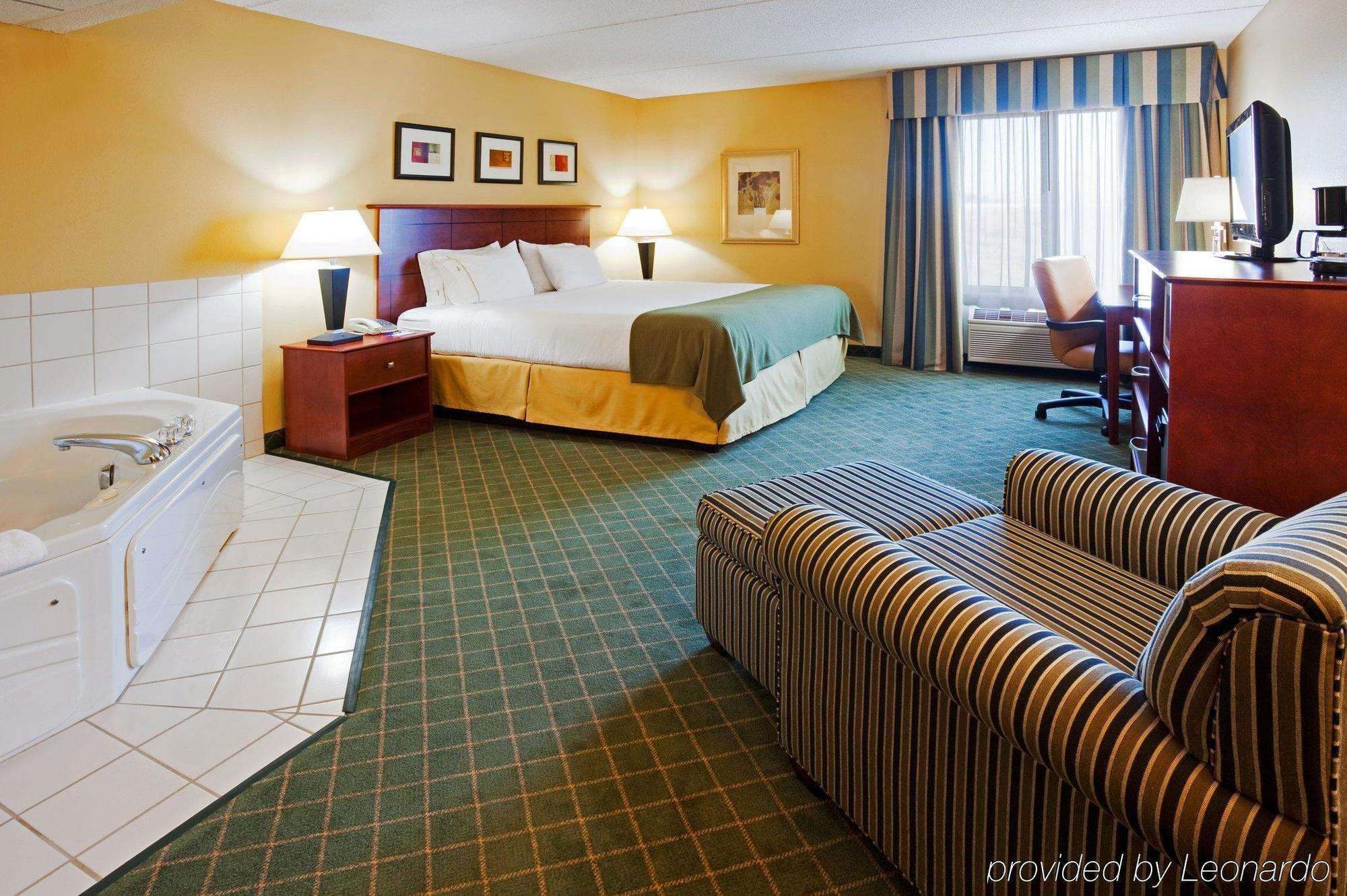 Holiday Inn Express Hotel & Suites Coon Rapids - Blaine Area, An Ihg Hotel Room photo